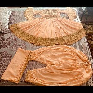 beautiful dress. It’s brand new.